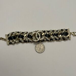 Chic Black and Gold Bracelet with Pearl Accents